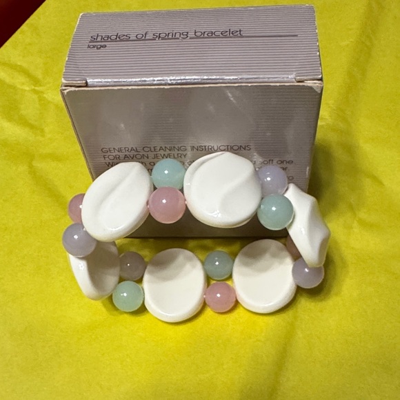 Avon Jewelry - Avon Shades of Spring Stretch Bracelet 1990